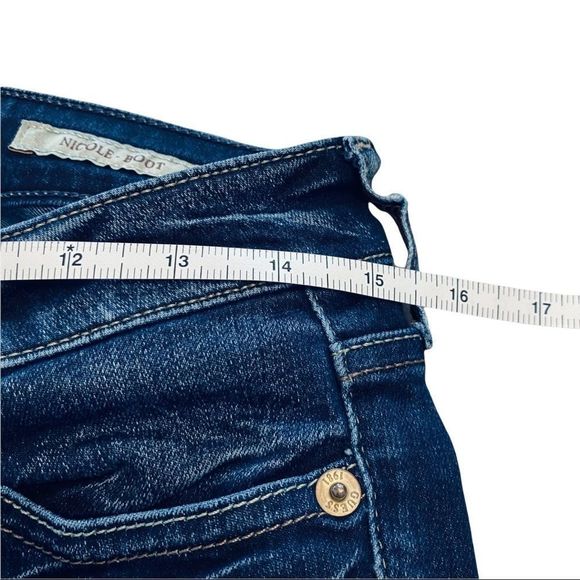 COPY - Guess Dark wash women’s jeans size 28 - Picture 6 of 11